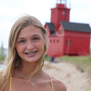 Meet your Posher, Stella